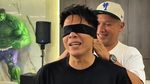 Sweet! Gading Marten Kasih Kado Ultah Motor Suzuki RGR ke Ariel NOAH