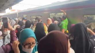 Sumber Asap di KRL Green Line dari 2 HP, Salah Satunya Dipakai untuk Hotspot