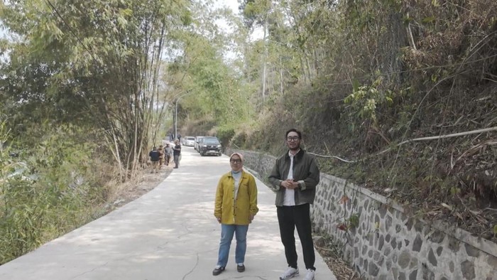 Bupati Jeje Cek Jalan Rusak di Wilayah Cihampelas-Cililin, KBB