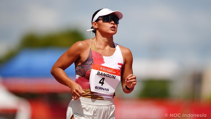 Caroline Bangun menjaga asa Indonesia untuk melaju ke final modern pentathlon Asian Games 2026. Meski harus melewati format pertandingan baru yang menuntut fisik dan fokus tinggi, Caroline mampu finis di peringkat kedelapan semifinal Grup A.