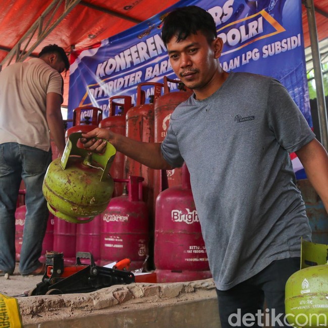 Diungkap Bareskrim, Ratusan Gas LPG Suntik di Tangsel Disita