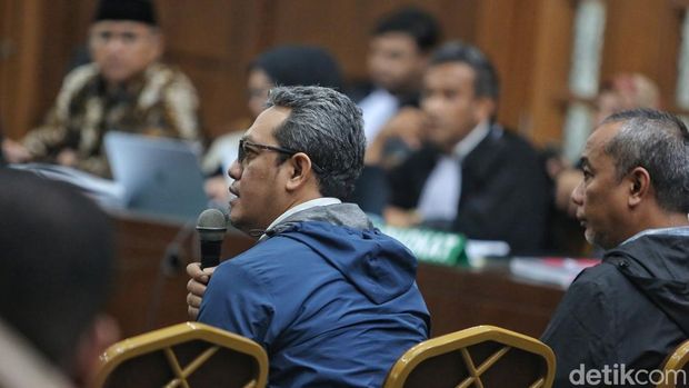 Dua mantan pejabat Kementerian Agama (Kemenag) memberikan keterangan sebagai saksi dalam perkara dugaan tindak pidana korupsi pembagian kuota dan penyelenggaraan haji periode 2023-2024 di Pengadilan Tipikor, Jakarta, Kamis (17/9/2026).
