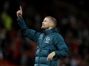 Hurzeler Hormati Carrick, Enggan Dikaitkan dengan MU