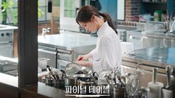 Hong Hwa Yeon Jadi Partner Ahn Hyo Seop di Final Table