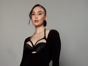 Sukses Tampil di Reacher, Agnez Mo Akan Main Film Bareng Nicolas Cage