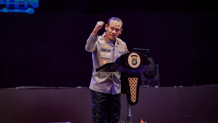 Kapolda Metro Jaya Komjen Asep Edi Suheri meluncurkan program Bapak Asuh untuk memperkuat keamanan sekolah dan pelajar, Kamis (17/9/.2026).