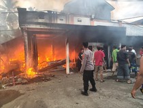 Ditinggal Mandi, Warung di Cipatujah Tasikmalaya Ludes Terbakar