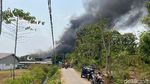 Pabrik Sepatu di Mojokerto Terbakar Hebat