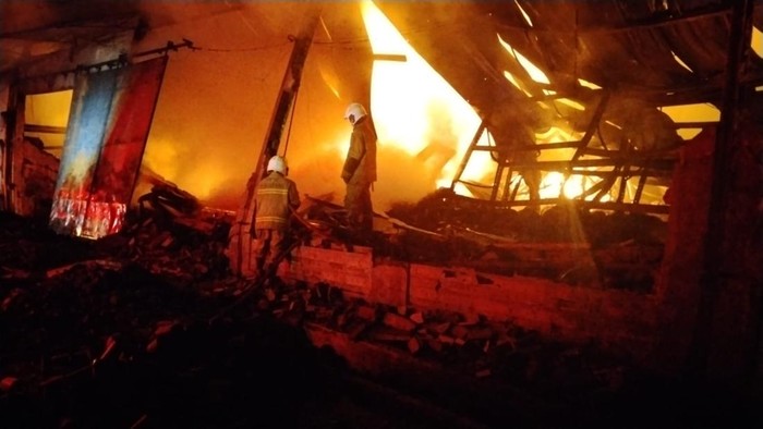 Kebakaran pabrik di Batuceper Tangerang