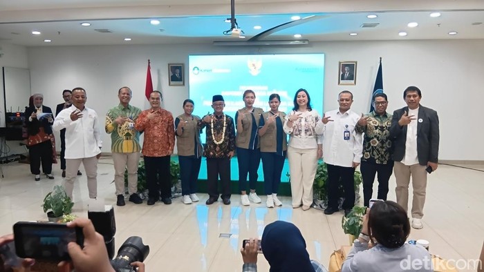 Kemendikdasmen melepas 2.452 alumni PKK untuk bekerja di luar negeri. Alumni akan tersebar di berbagai negara, termasuk Bulgaria, Jepang, Turki, dan Malaysia.