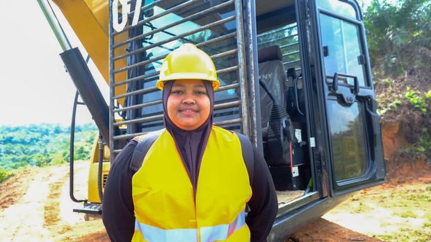Kisah Perempuan Tangguh di Kebun Solok Selatan dan Harapan Keluarga