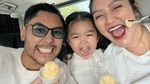 So Sweet! Krisjiana dan Siti Badriah Kulineran bareng Keluarga Kecilnya
