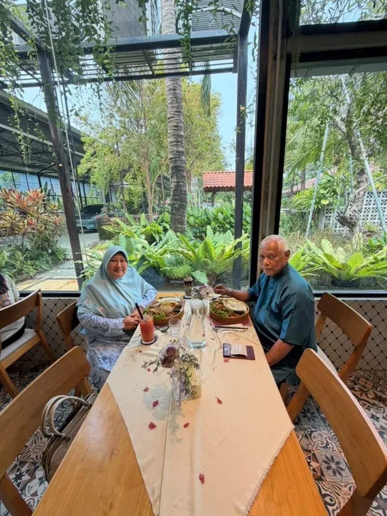 Layanan Bintang 5! Restoran Siapkan Perayaan Ultah Orang Tua Pelanggan
