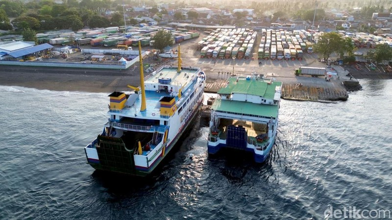 Macet Pelabuhan Ketapang capai 10 Kilometer