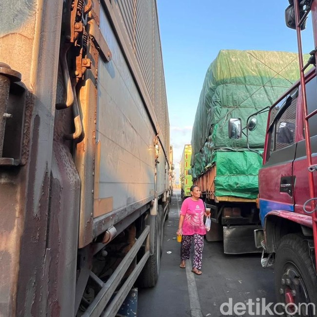 Pelabuhan Ketapang Macet Lagi, Antrean Kendaraan Capai 10 Km