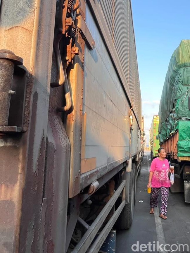 Pelabuhan Ketapang Macet Lagi, Antrean Kendaraan Capai 10 Km
