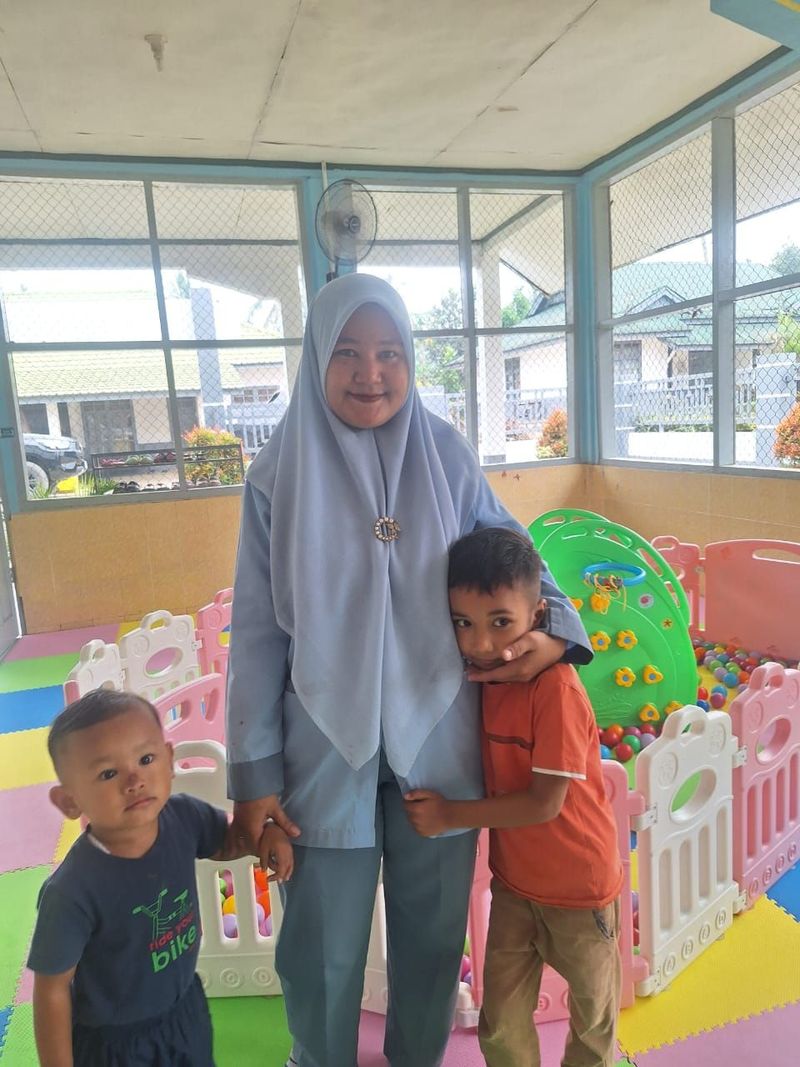 Menjaga Ibu, Melindungi Anak, Kisah Perempuan Pekerja Kebun di Solok Selatan