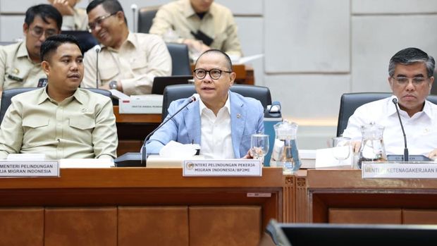 Menteri Pelindungan Pekerja Migran Indonesia Mukhtarudin, di Gedung Parlemen Senayan Jakarta, Kamis (17/9/2026). Menteri Pelindungan Pekerja Migran Indonesia Mukhtarudin, di Gedung Parlemen Senayan Jakarta, Kamis (17/9/2026). (Dok. Kementerian P2MI)