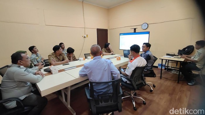 Pelatihan dan edukasi mitigasi bencana dan antisipasi gempa digelar BPBD Surabaya bersama ahli geologi ITS.