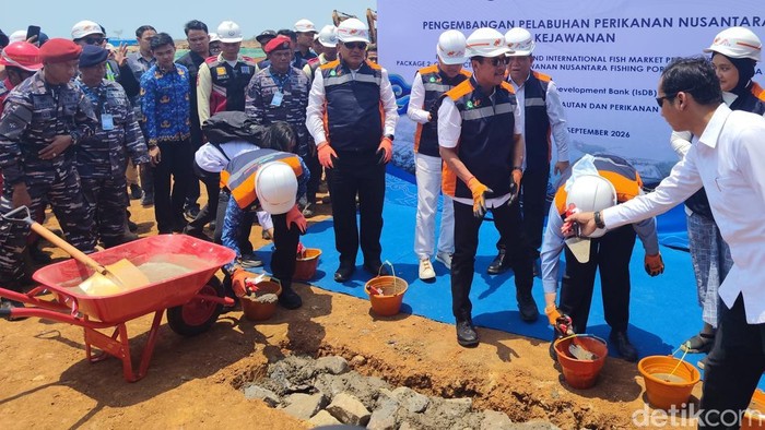 Peletakan batu pertama pengembangan PPN Kejawanan, Cirebon