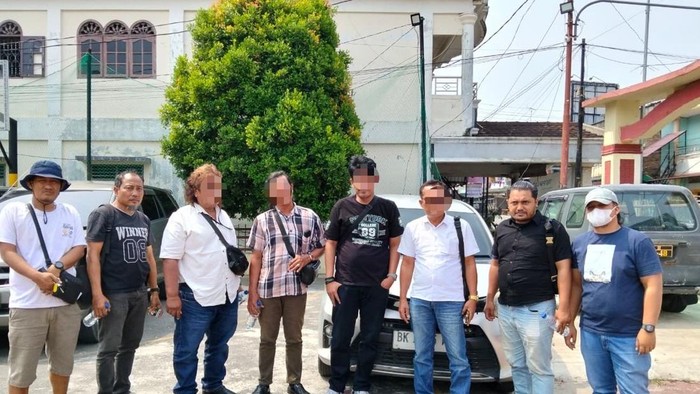 Para pelaku pemerasan saat diamankan Polres Samosir
