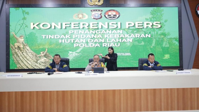 Polda Riau menetapkan 61 tersangka kasus karhutla sepanjang Januari-September 2026, Kamis (17/9/2026).