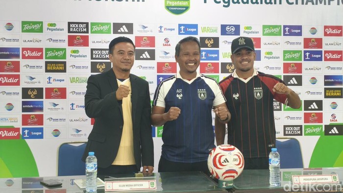Prescon sebelum pertandingan Persipura vs Kendal Tornado