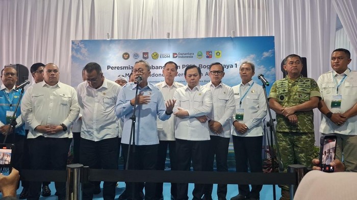 Proyek pembangunan Pengolahan Sampah menjadi Energi listrik (PSEL) dan teknologi pirolisis resmi dimulai di kawasan TPAS Galuga, Bogor, Jawa Barat. (M Sholihin/detikcom)