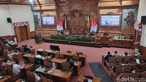 Rapat paripurna DPRD Kota Denpasar, Kamis (17/9/2026). (Ahmad Firizqi Irwan/detikBali)