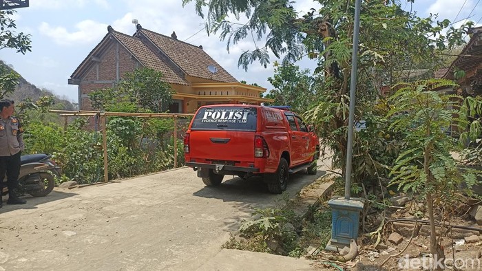 Rumah duka lansia yang terbakar di lahan kopi miliknya Trenggalek