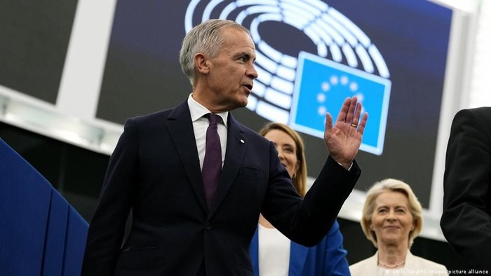 Perdana Menteri Kanada Mark Carney menghadiri pidato State of the European Union bersama anggota Parlemen Eropa di Strasbourg, Rabu (Justin Tang/PA Images/picture alliance)