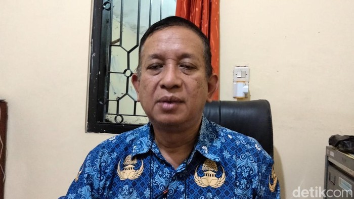 Sekretaris Dinas Tenaga Kerja dan Transmigrasi Kabupaten Magelang, Pantjaraningtyas Putranto di ruang kerjanya, Kamis (17/9/2026).