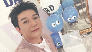 Berat badan yang turun sebanyak 37 kilogram membuat postur badan Shindong berubah drastis. Foto: Instagram @earlyboysd