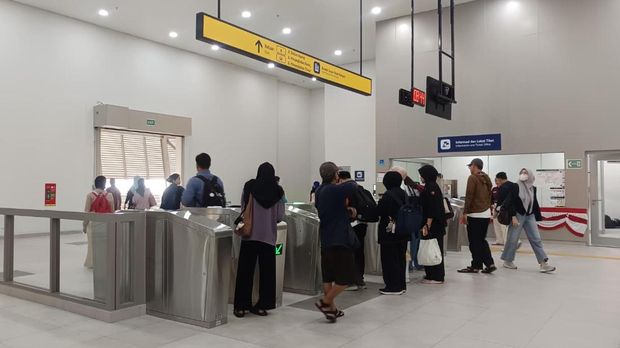 Suasana Stasiun LRT Manggarai usai diresmikan Prabowo (Shonya/detikcom)