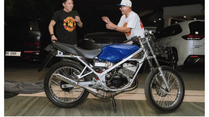 Suzuki RGR hadiah Gading Marten buat Ariel Noah yang berulang tahun