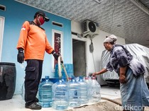 Tiga Bulan Kekeringan, Warga Tangsel Andalkan Kiriman Air Bersih
