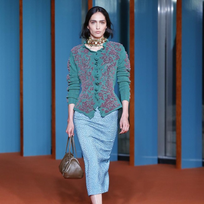 Foto: Tory Burch Spring/Summer 2027, Estetika Feminin yang American Pragmatism