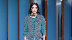 Foto: Tory Burch Spring/Summer 2027, Estetika Feminin yang American Pragmatism
