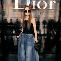 Vera Wang Unggah Selfie Langka, Pamer Wajah Tanpa Makeup di Usia 77 Tahun