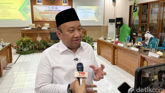 Wakil Ketua Komisi X DPR RI Lalu Hadrian Irfani saat berkunjung ke Klungkung, Bali, Kamis (17/9/2026).