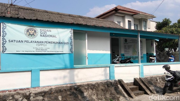 antor Satuan Pelayanan Pemenuhan Gizi (SPPG) tempat MSM bekerja di Kota Magelang, Jumat (18/9/2026).