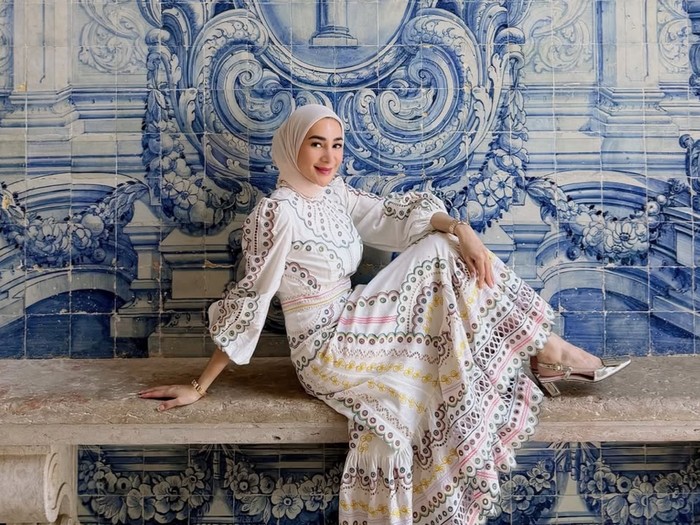 'Suara' Erin di Tengah Keramaian Tentang Pernikahan Andre Taulany