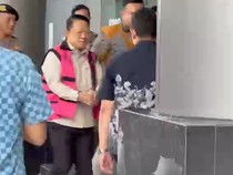Video Febrie Adriansyah Tiba di Kejari Jaksel, Berkasnya P21