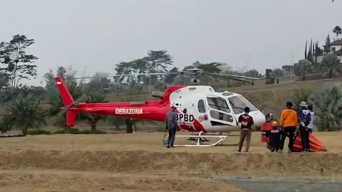 Helikopter water bombing