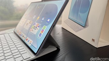 Tablet ini dikelilingi enam speaker dengan setelan Huawei Sound untuk memberikan pengalaman menonton dan mendengar musik yang lebih imersif. Foto: Virgina Maulita Putri/detikINET