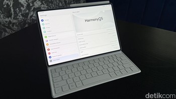 Tablet ini menjalankan HarmonyOS 4.3 yang dilengkapi sejumlah fitur pintar dan aplikasi pendukung produktivitas. Foto: Virgina Maulita Putri/detikINET