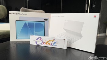 Tablet ini hadir dengan aksesoris pelengkap berupa stylus Huawei M-Pencil Pro dan Huawei Smart Magnetic Keyboard. Foto: Virgina Maulita Putri/detikINET