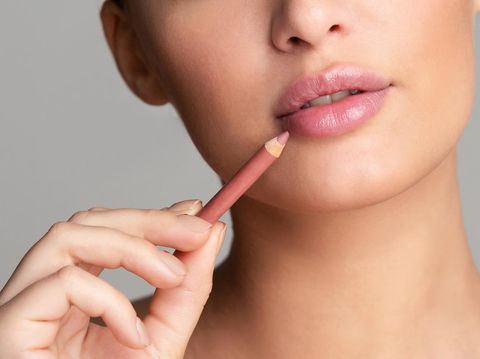 Ilustrasi lip liner