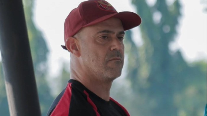 Pelatih Java United Fabio Lefundes. Foto diunggah Jumat (18/9/2026).