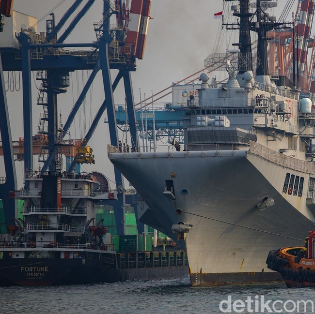 Kapal Induk Pertama RI Resmi Tiba di Jakarta